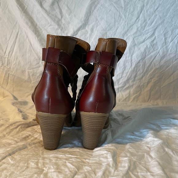 American Eagle Outfitters brown/burgundy booties - Picture 7 of 9